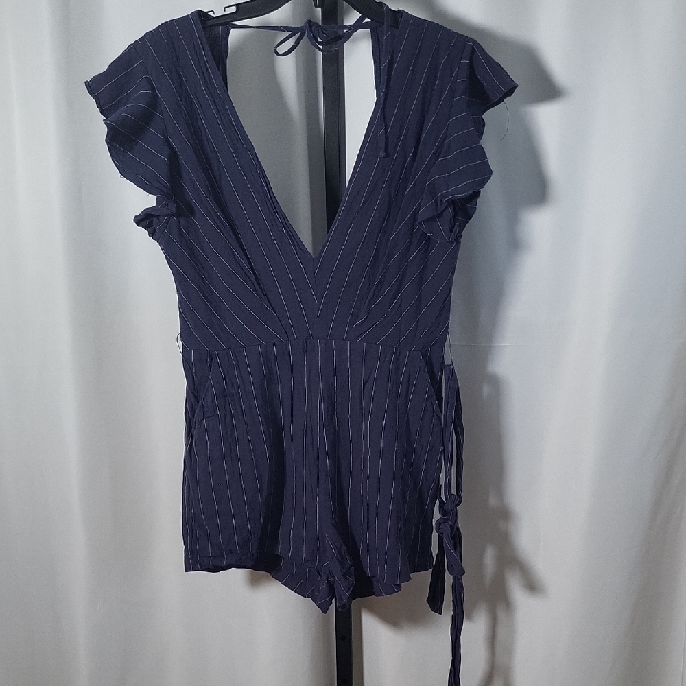 Petal Roz Navy Blue Pinstripe Romper with Flutter Sleeve Tie Waist -‎ SZ L